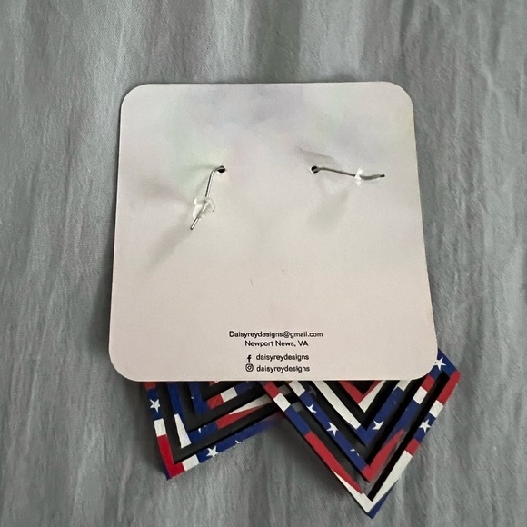 New Daisy Rey Designs Patriotic Wood Earrings - Picture 2 of 2